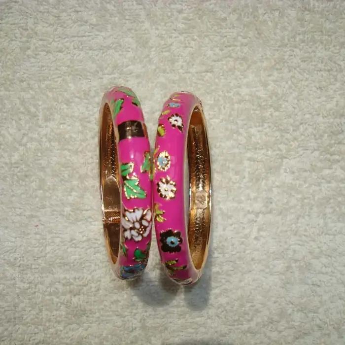 Cadeaux classiques traditionnels pour femmes et filles
