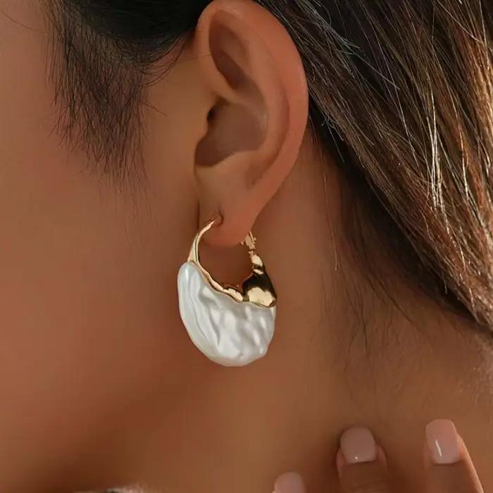 Boucles d'oreilles vintage irrégulières semi-circulaires en perles pour femmes, boucles d'oreilles en métal couleur or, accessoires de bijoux de mariage