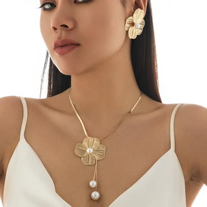 Ingemark romantique fleur pétale Imitation perle pendentif collier ras du cou boucles d'oreilles femmes à la mode Kpop serpent chaîne ensemble de bijoux