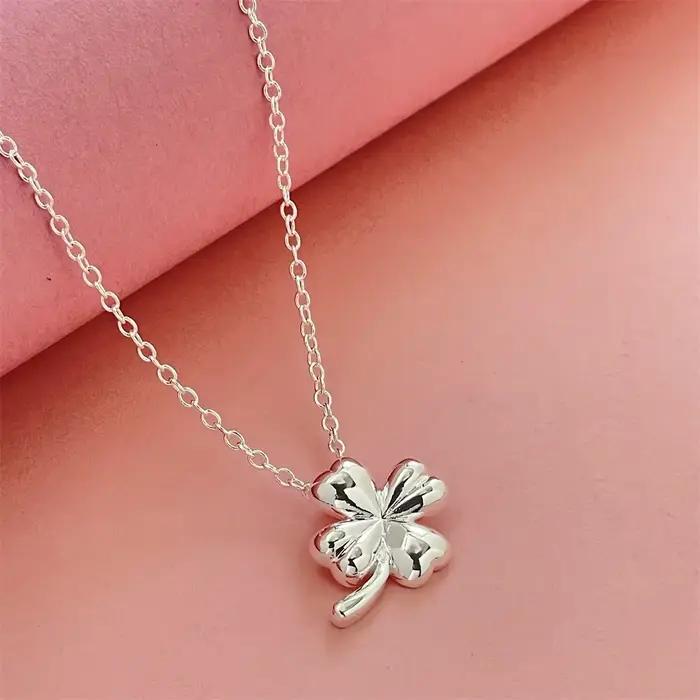 Collier pendentif petit trèfle à quatre feuilles en argent Sterling 925