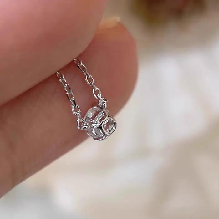 Collier avec pendentif en diamant Solitaire Moissanite pour femmes