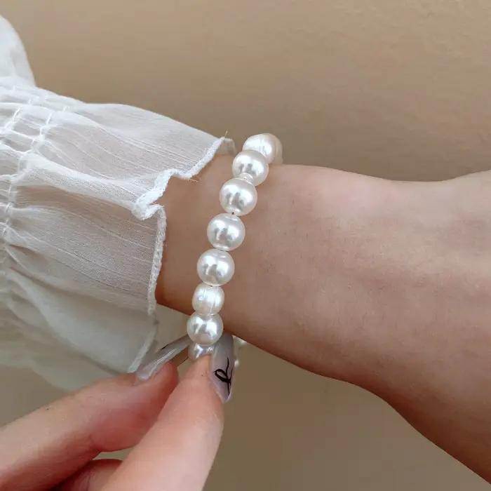 Bracelet élégant en fausses perles pour femmes