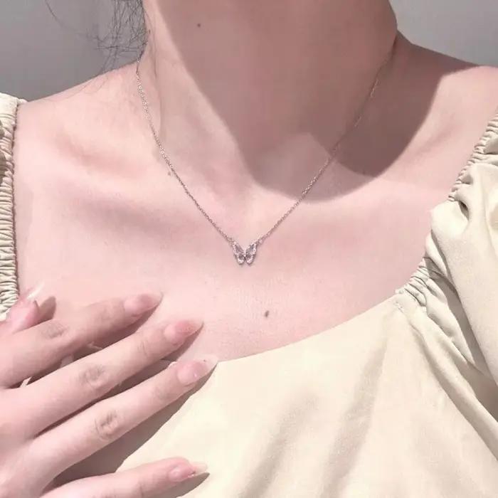 Ensemble de collier pendentif 5 pièces pour femmes avec chaîne de clavicule et pierres précieuses artificielles pour occasions spéciales romantiques et sophistiquées