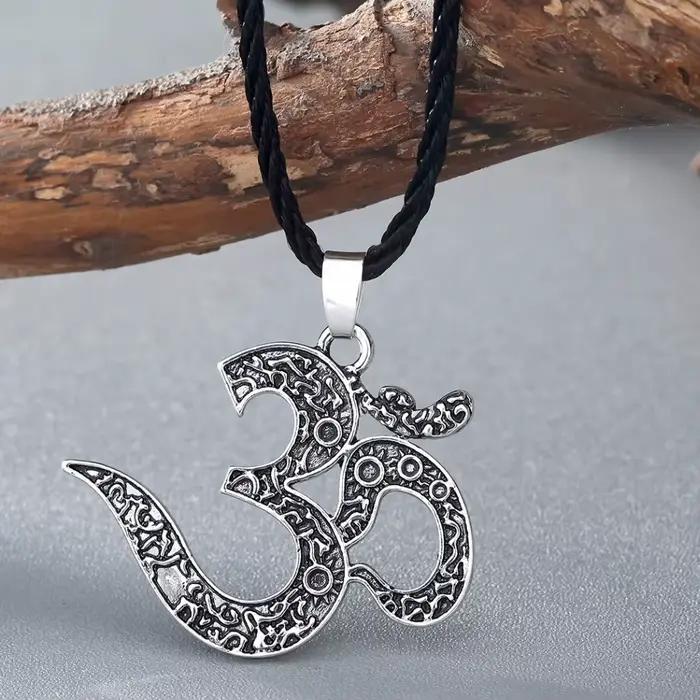 Collier OM Ohm vintage plaqué argent bronze bijou spiritualité méditation cadeau occasions spéciales femmes