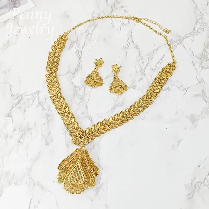 Ensemble de bijoux classique rétro-bohème plaqué or 18 carats pour femmes collier et boucles d'oreilles mariage invités