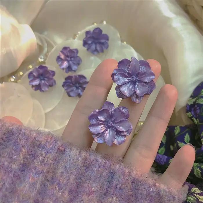 Boucles d'oreilles élégantes fleur de gardénia résine or clair bijoux féminins pour femmes occasions spéciales