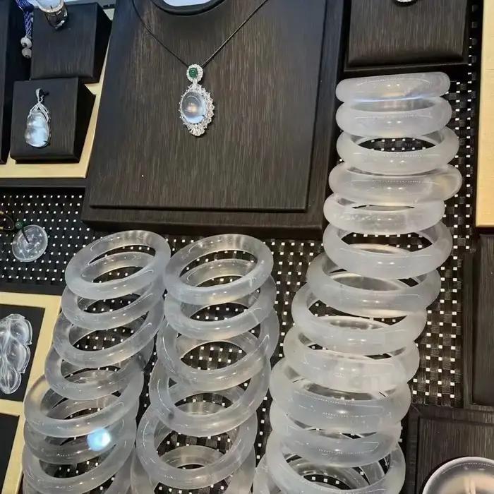 Bracelet rond du Myanmar en Jade naturel
