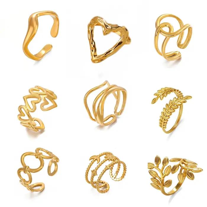Bague en acier inoxydable forme cœur résistante à l'eau style punk pour femmes occasions spéciales romantique durable