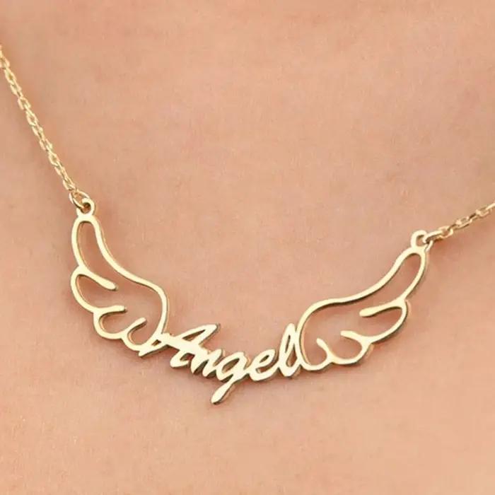 Collier en or aile d'ange avec nom personnalisé