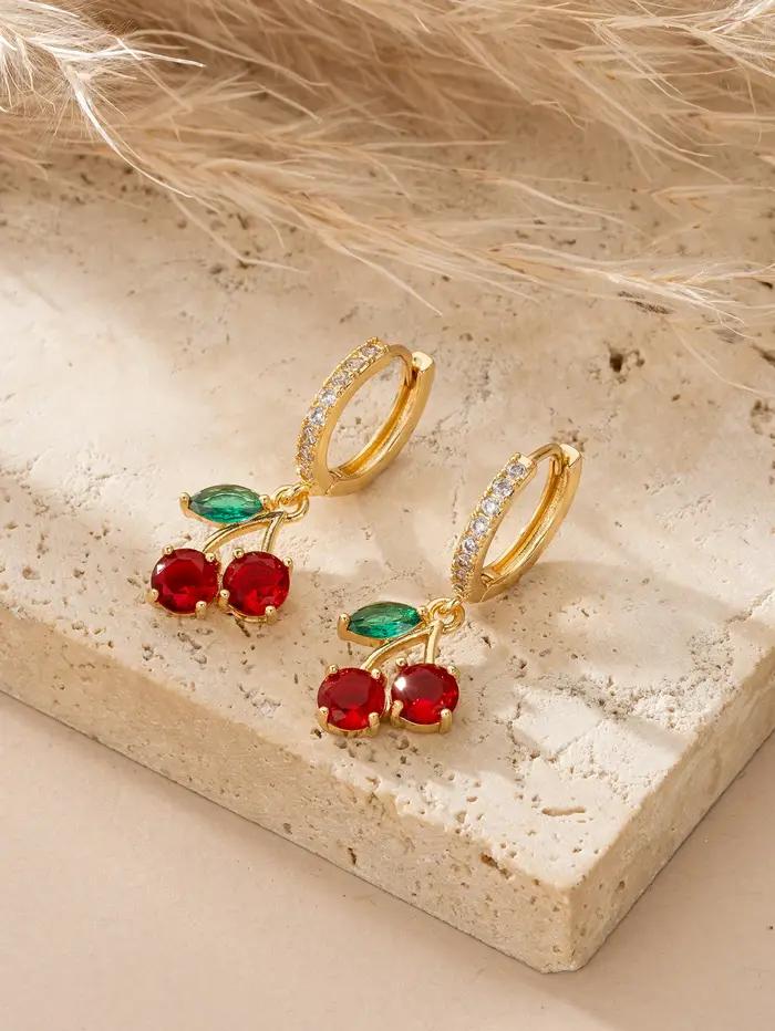Boucles d'oreilles cerise incrustées de pierres précieuses colorées pour femmes, bijoux en forme de fruit, style fantaisie et moderne, occasions spéciales et quotidiennes