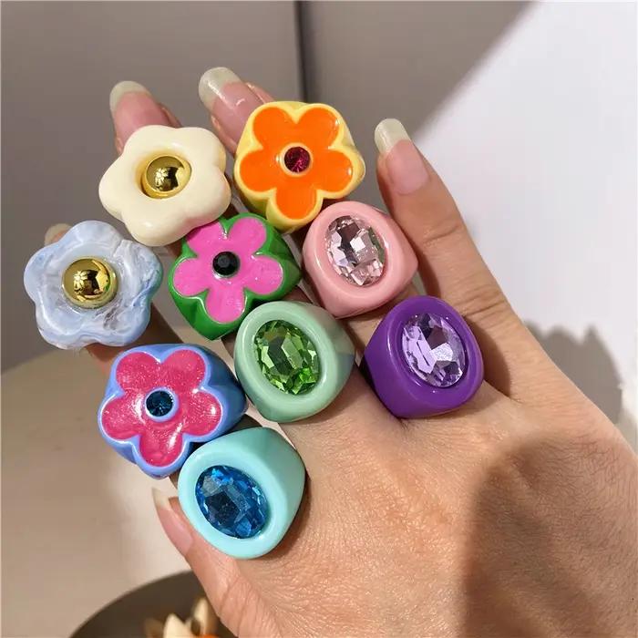 Bague en resine multicolore HangZhi avec motifs floraux et géométriques pour femmes, idéale pour les soirées et les occasions spéciales