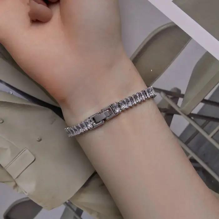 Bracelet en argent sterling 925 avec cristaux blancs scintillants pour femmes et hommes pour parties et cérémonies spéciales