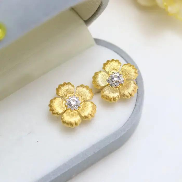 Boucles d'oreilles vintage en argent 925 serties de topaze naturelle élégantes à offrir pour femme pour soirée et événements spéciaux