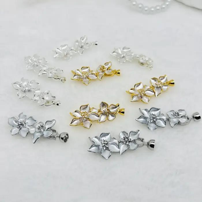 Boucle de connexion pour collier et bracelet