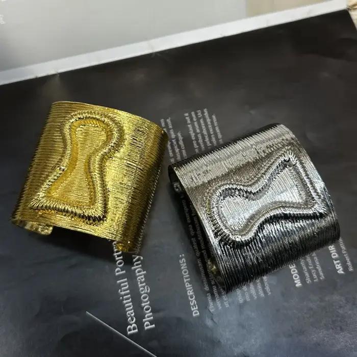Bracelet manchette plaqué métal pour femmes