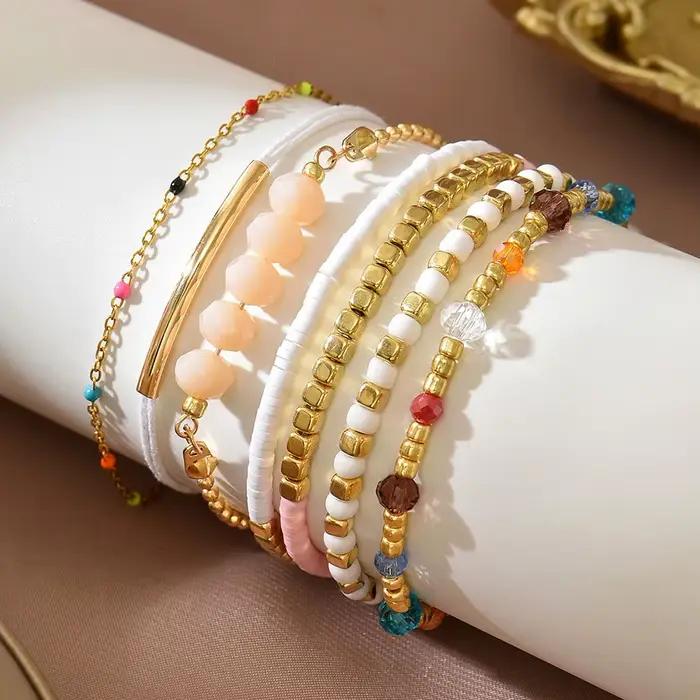 Ensemble de bracelets bohémiens multicouches empilables pour femmes, chaînes de poignet colorées, perles mixtes, style bohème élégant pour occasions spéciales
