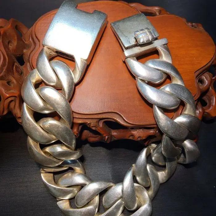 Bracelet tibétain en argent massif