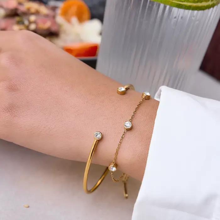 Zora 2 pièces/ensemble Bracelet chaîne en zircon Bracelet ouvert pour femmes Plaqué or 18 carats Bracelet en acier inoxydable Bracelet de mode Bijoux cadeau