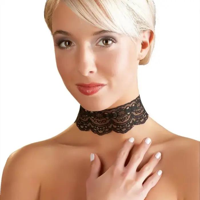 Collier vintage baroque en acrylique avec chaîne de maillons dorée pour femmes style classique occasions spéciales