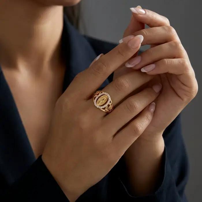 Bague Camée Vintage pour Femme en Laiton et Zircon