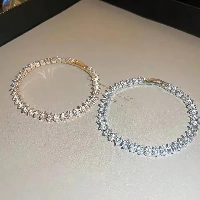Nouveau Marquise ovale carré coupe luxe couleur argent sur la main Tennis Bracelet