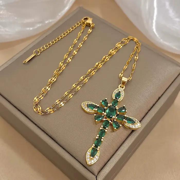 Collier croix religieux en zircon coloré plaqué or et acier inoxydable pour femmes mode chic vintage et classique