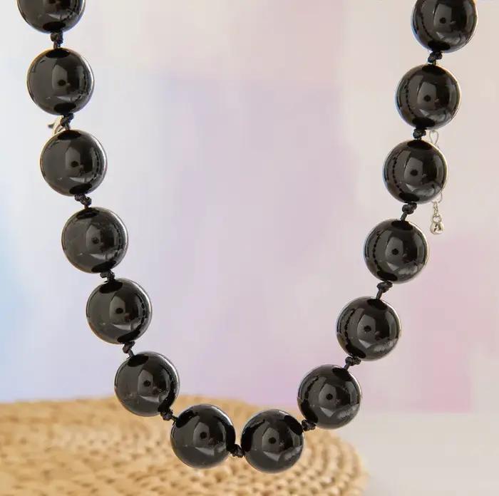 Collier de couleur bohème monocouche grandes perles personnalité exagérée