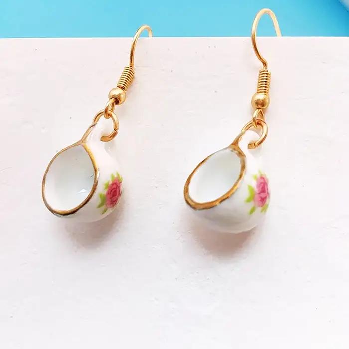 Boucles d'oreilles en céramique émaillée faites à la main pour femmes, tasse à thé vintage, cadeaux