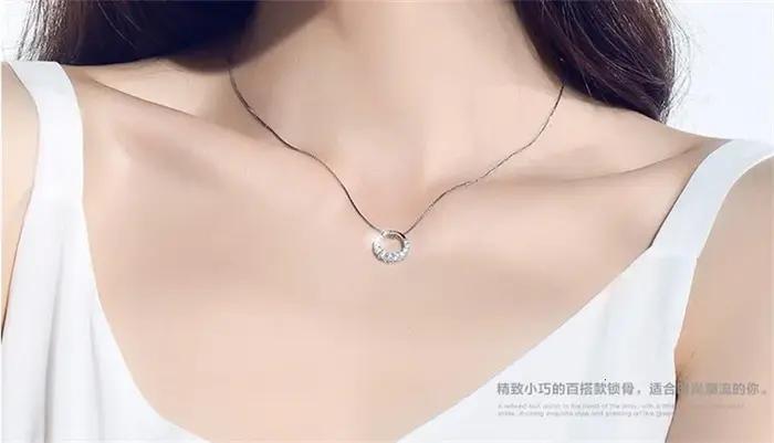 Collier en argent sterling 925 avec pendentif zircone cubique brillant pour femmes occasions spéciales elegance festive anniversaire mariage