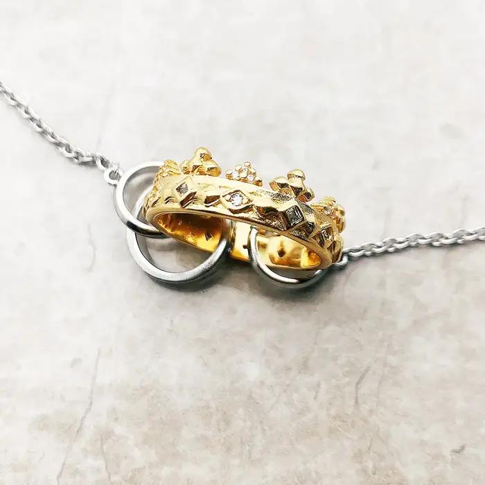 Collier couronne royale en or