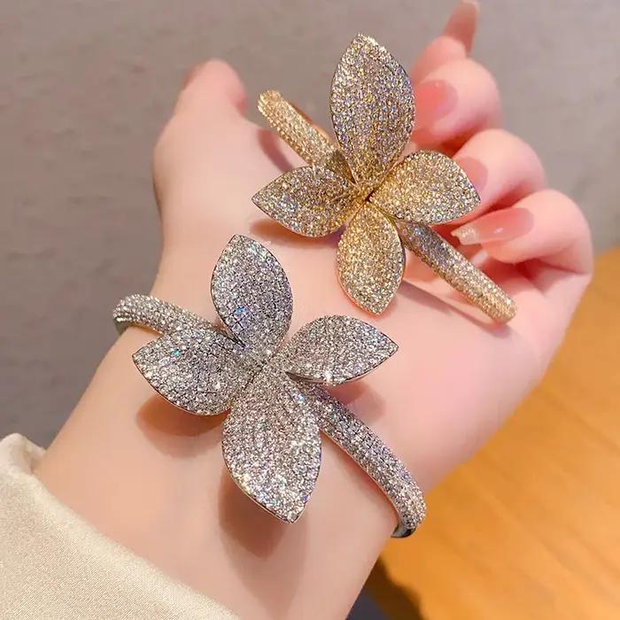 Bracelet Papillon Étoilé en Zircon pour Femme – Accessoire de Bijouterie Tendance pour 2025