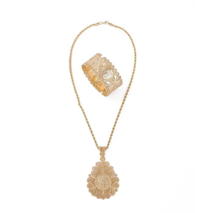 Ensemble collier et boucles d'oreilles caftan du Moyen-Orient