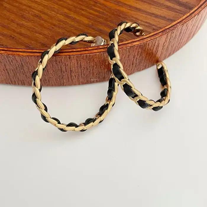Boucles d'oreilles en cuir d'agneau noir Style CC