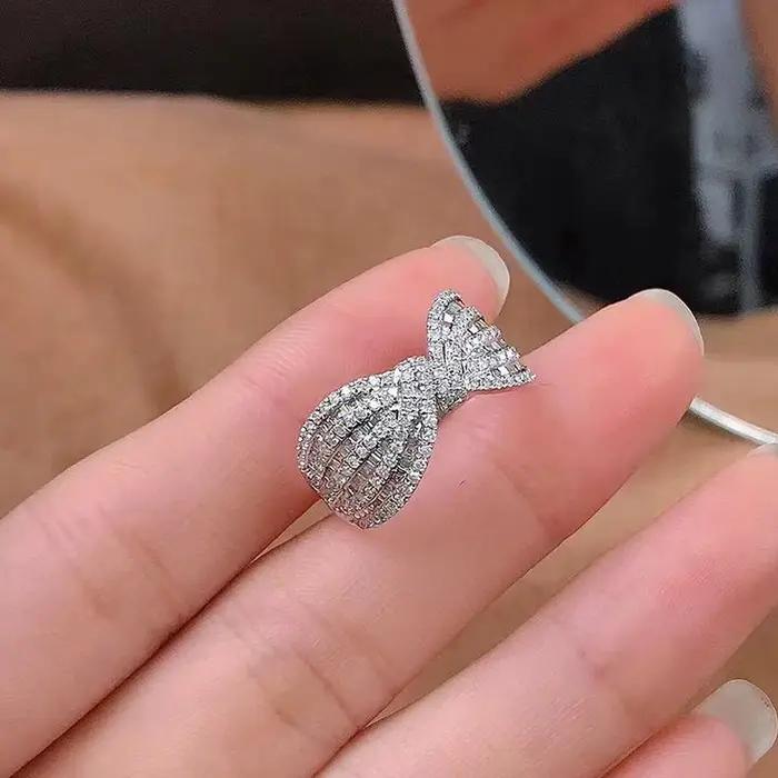 Huitan – bague fantaisie avec nœud éblouissant