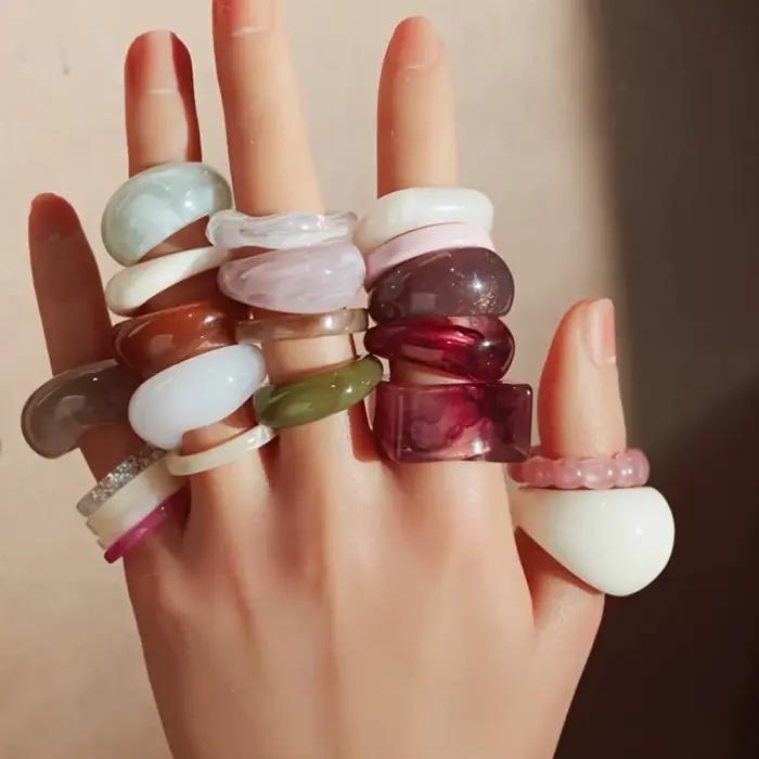 21 bagues multicolores en forme de fleur de style rétro bohème