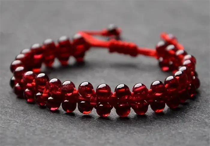 Bracelet en grenat rouge naturel perles rondes jade corde rouge faite à la main pour femmes hommes occasions spéciales anniversaires mariage