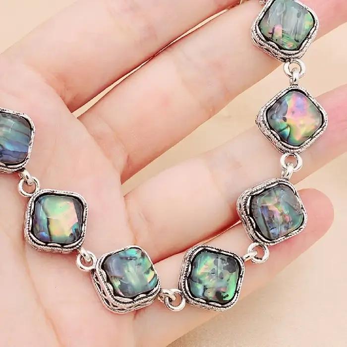 Bracelet en coquillage d'ormeau coloré