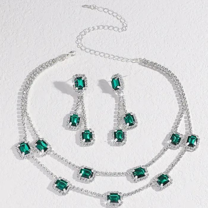 Nouvelles boucles d'oreilles carrées en zircon émeraude avec pampilles - Ensemble collier