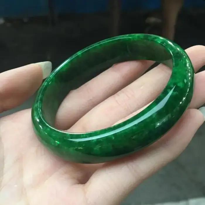 Bracelet en jadéite sèche émeraude