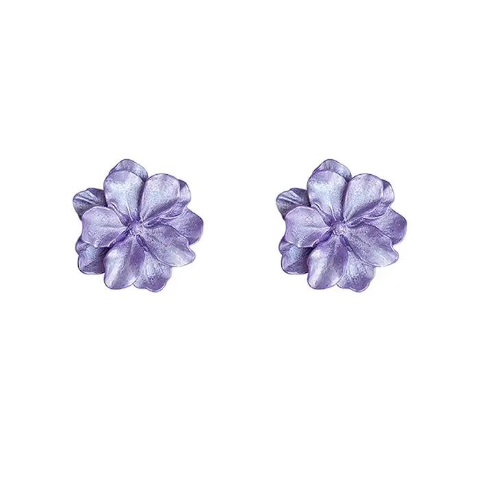 Boucles d'oreilles élégantes fleur de gardénia résine or clair bijoux féminins pour femmes occasions spéciales