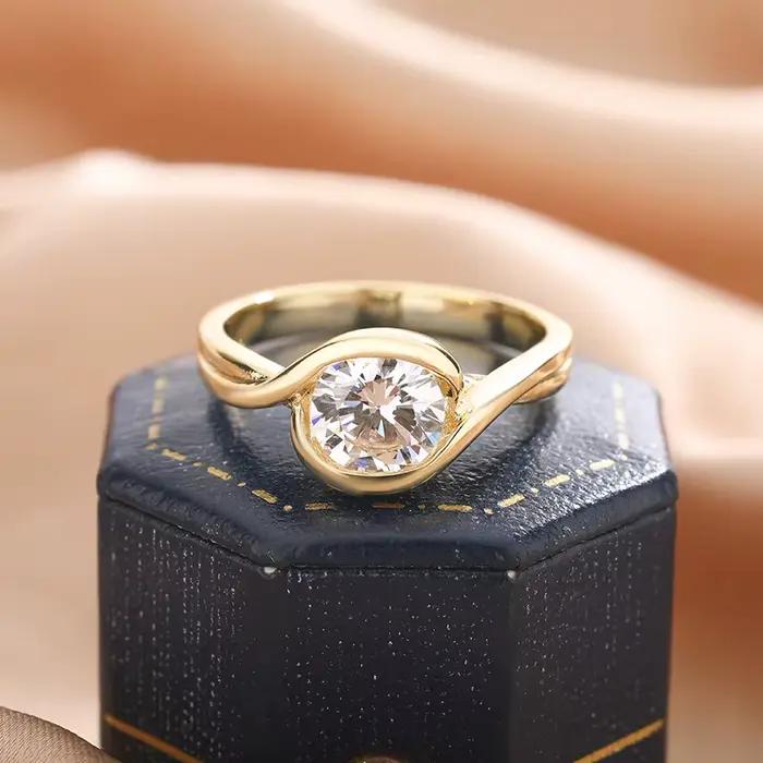 Bague solitaire en moissanite plaquée or 14 carats, décoration en zircon exquise, bijou classique, cadeau pour femme, fête, anniversaire