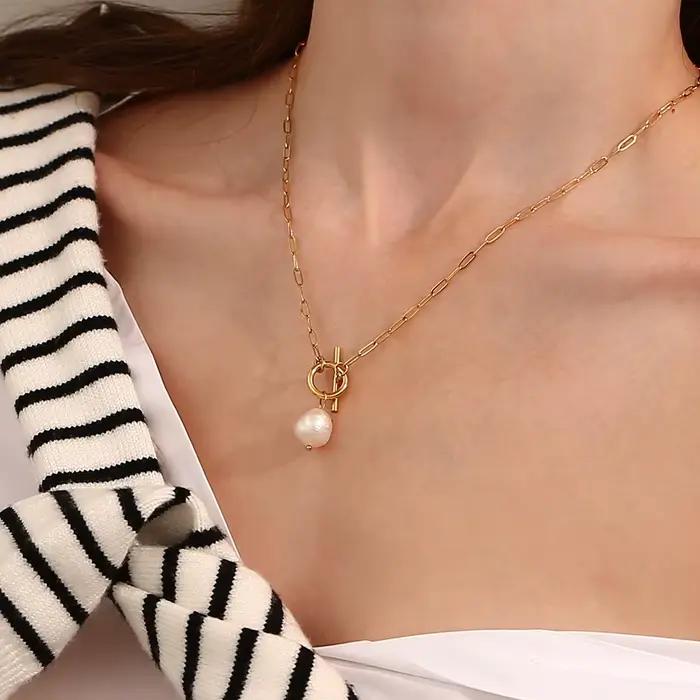 Pendentif perle d'eau douce baroque pour femme, collier en acier inoxydable plaqué or 18 carats, bijou élégant pour bureau et occasions spéciales