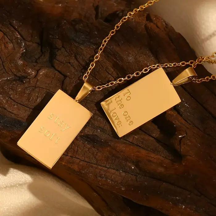 E.B.belle – collier avec pendentif rectangulaire