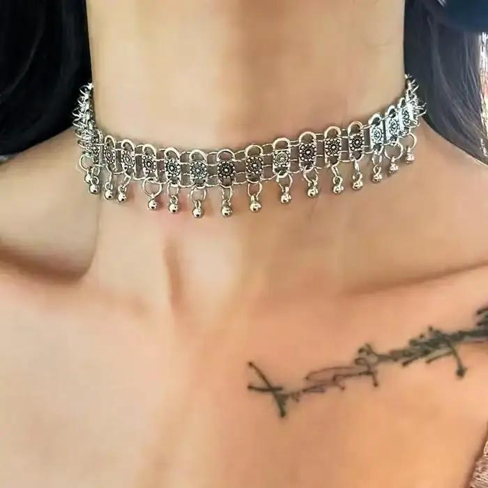 Colliers créatifs à petites cloches avec pampilles de couleur argent pour femmes et hommes