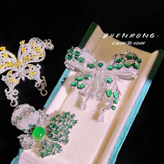 Pendentif luxueux haut de gamme serti de diamants