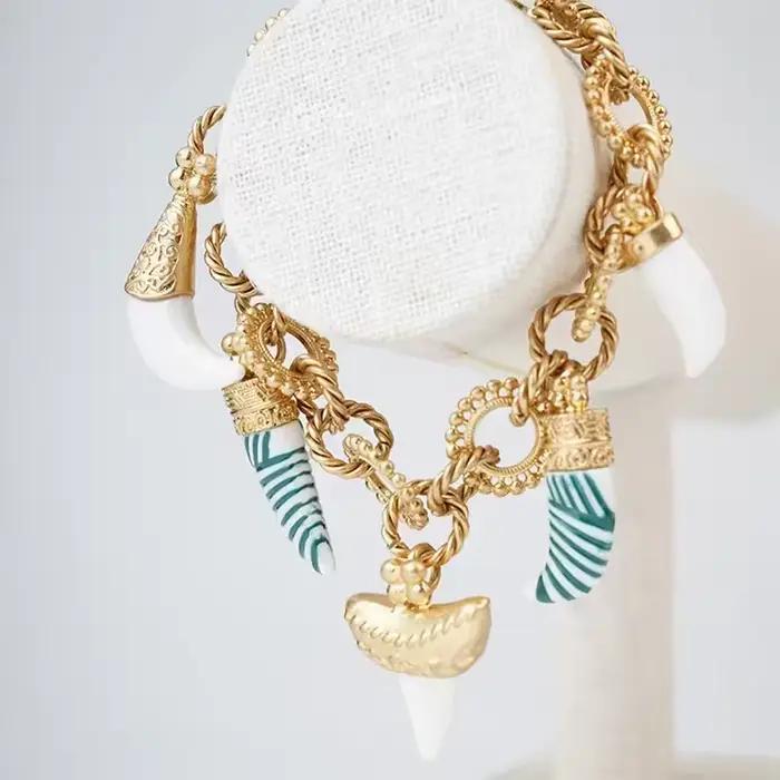 Ensemble de bijoux pour femmes, Bracelet et boucles d'oreilles en forme de bullhorn, bijoux animaux à la mode, artisanat robuste, breloque personnalisée, fête quotidienne