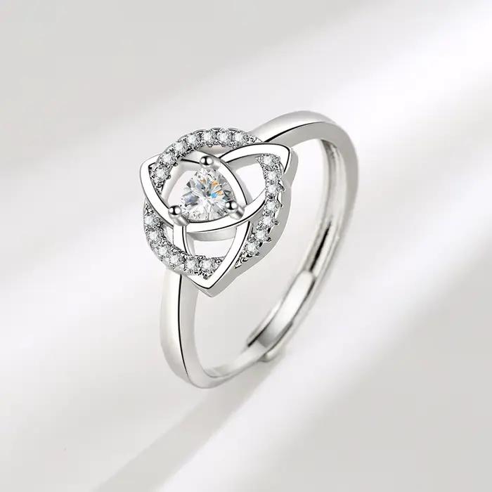 YILUOCD Triquetra trinité noeud cubique zircone bague infini éternité celtique noeud anneau pour fem