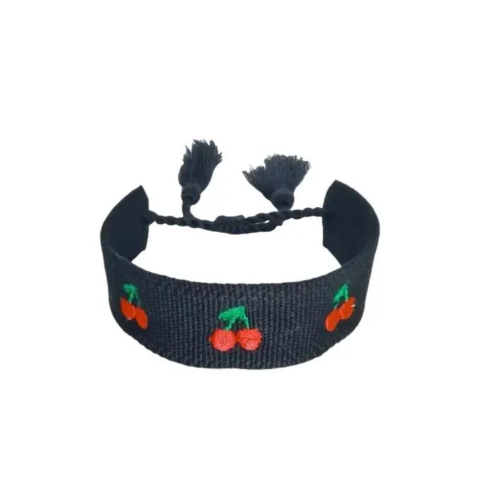 Bracelet bohème brodé en ruban à motif cerise pour femmes