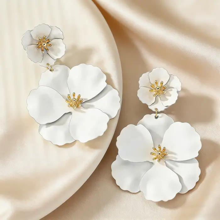 Boucles d'oreilles pendantes aux fleurs multicolores en métal fuchsia, bijou de mode pour femmes occasions festives et vacances d'été