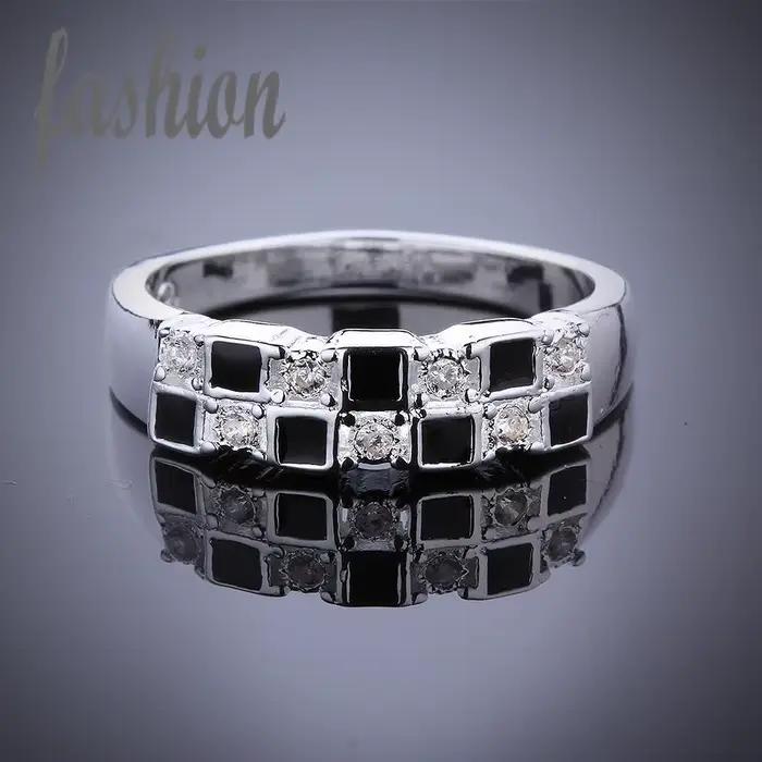 Bague plaquée argent avec cristal incrusté pour femme